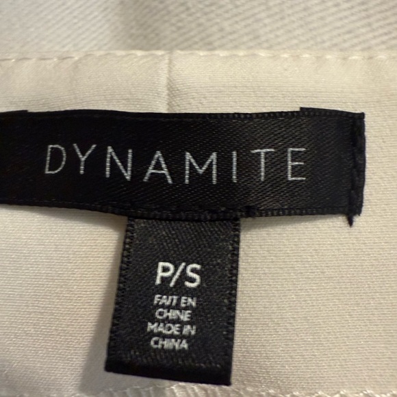 Beautiful white ruffle cap sleeve top. - Picture 7 of 8